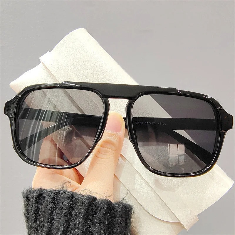 New Oversized Frame Sunglasses - Vintage Fashion Images avaliação e preço