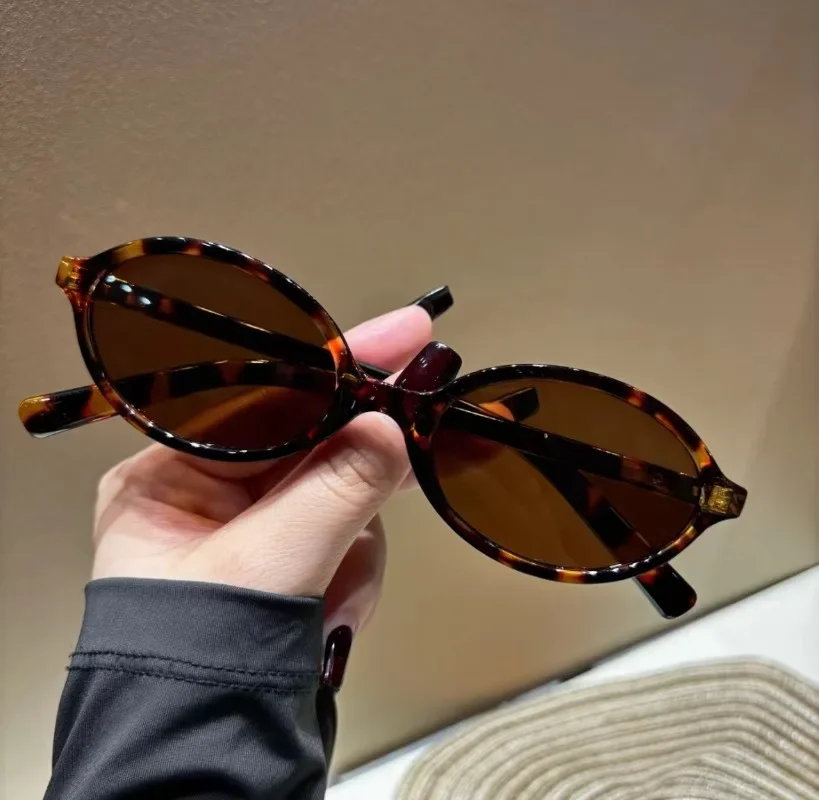 New Oval Shape Sunglasses Clas - Vintage Fashion Images avaliação e preço